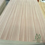 Sapeli s -a confruntat cu placaj